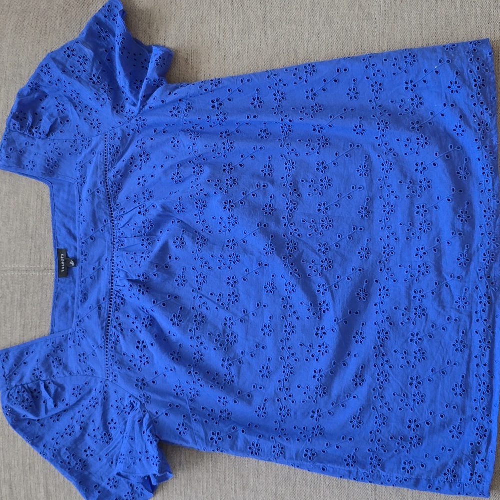 Talbots 100% Cotton Embroidered Blue Short Sleeve Embroidered Blouse Sz Medium